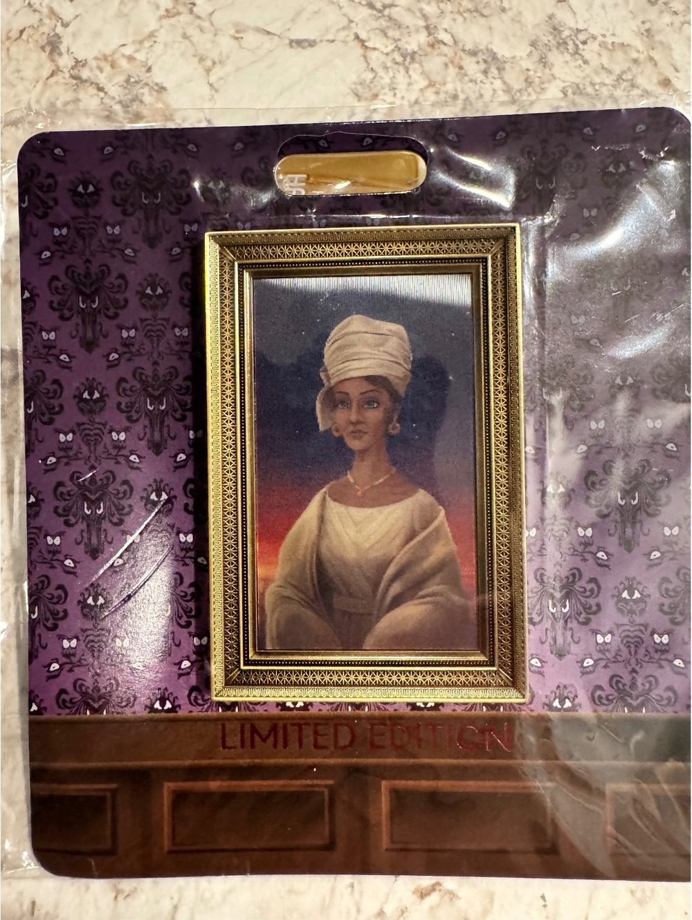 WDI The Haunted Mansion Parlor Lenticular Portrait The Siren LE 400 Pin
